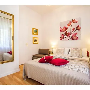  Apartment Ivan